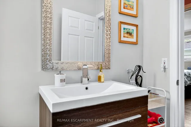 Additional image 27 of 593 Braemore Rd