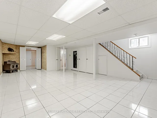 Additional image 34 of 31 Woodenhill Crt