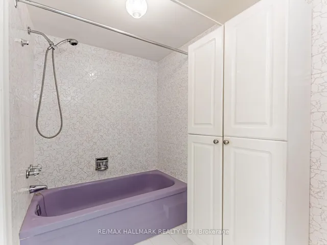 Additional image 40 of 31 Woodenhill Crt