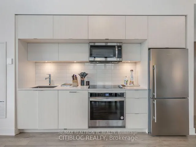 Additional image 5 of 585 Bloor St Unit 317