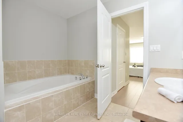 Additional image 29 of 71 Villadowns Tr