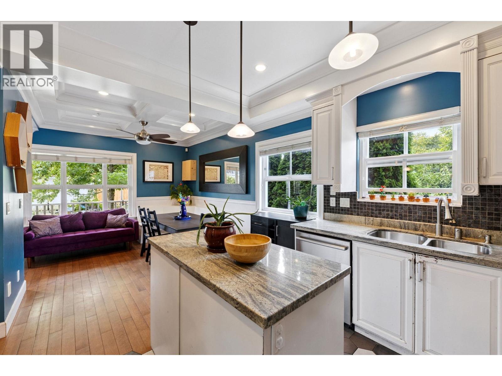 4222 GLEN DRIVE|Vancouver, British Columbia V5V4T5