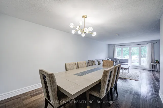 Additional image 17 of 633 Balmoral Dr