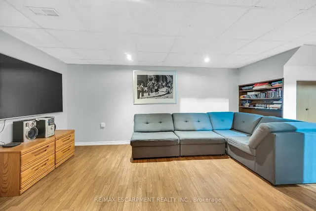 Additional image 31 of 1460 Garth St Unit 18