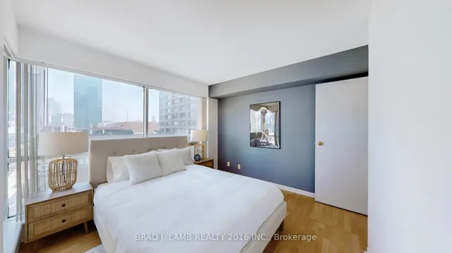 Additional image 5 of 10 Yonge St Unit 907