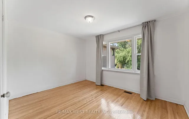 Additional image 24 of 23 Waltham Dr