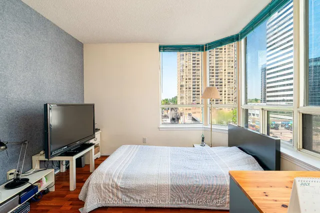 Additional image 22 of 30 Greenfield Ave Unit 614