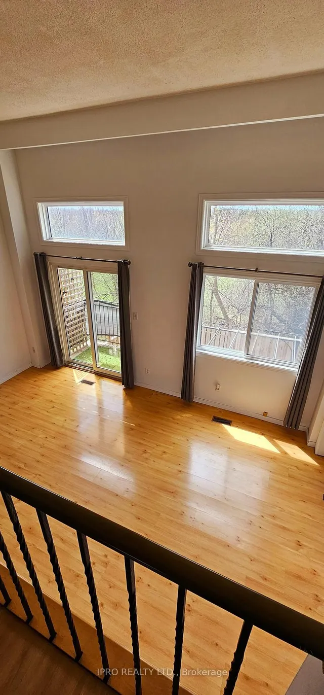 Additional image 8 of 36 Dawson Cres Unit 36