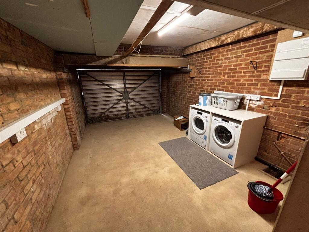 Additional image 14 of 341 St Albans Road WestHatfieldHerts