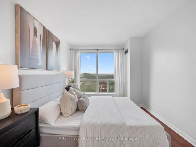 Additional image 16 of 18 Lee Centre Dr Unit 2013