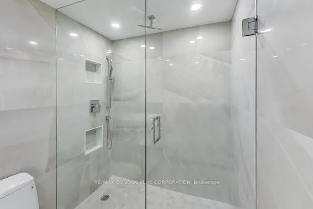 Additional image 17 of 1001 Bay St Unit 2705