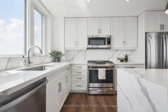 Additional image 7 of 2007 James St Unit 1706