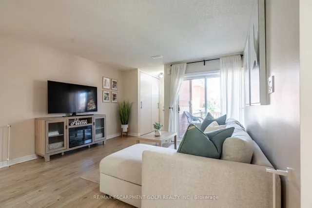 Additional image 5 of 4140 Foxwood Dr Unit 203