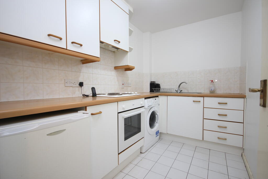 Additional image 11 of Windsor Court, Park View Close, St. Albans, Hertfordshire