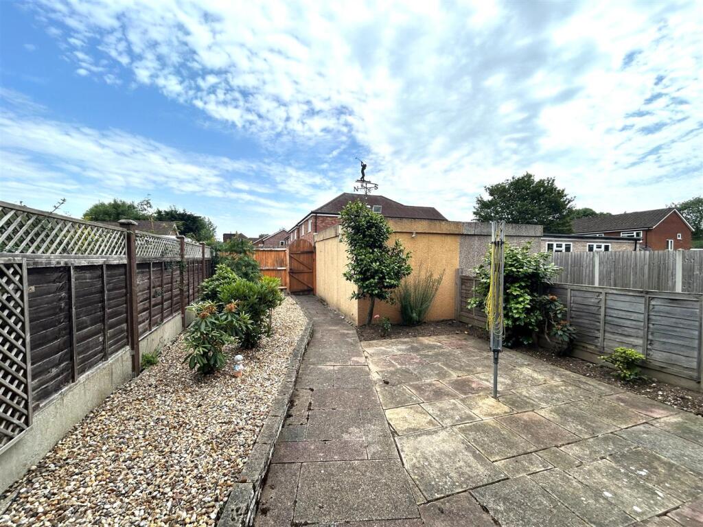Additional image 8 of Maplefield, Park Street, St. Albans