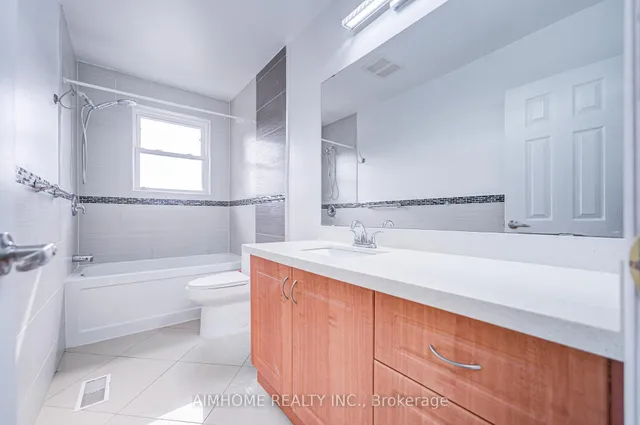 Additional image 20 of 18 Colonnade Rd