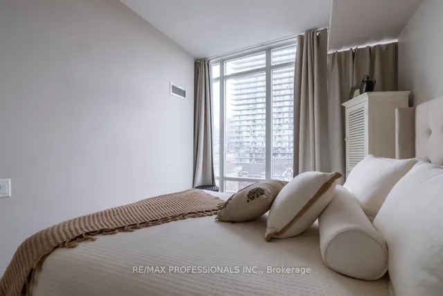 Additional image 14 of 15 Windermere Ave Unit 512