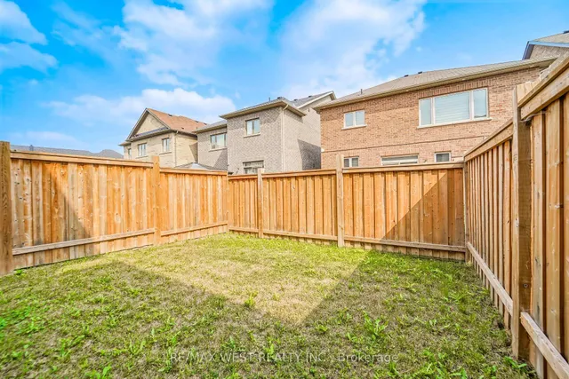 Additional image 10 of 12 Adventura Rd