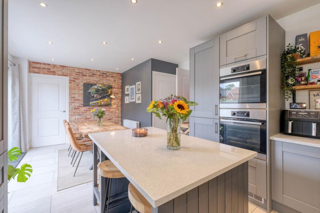 Additional image 7 of Oakengates Close, Webheath, B97