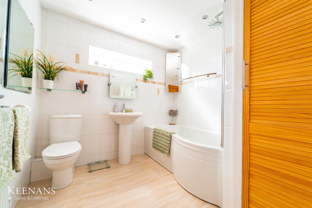 Additional image 11 of Windsor Close, Read