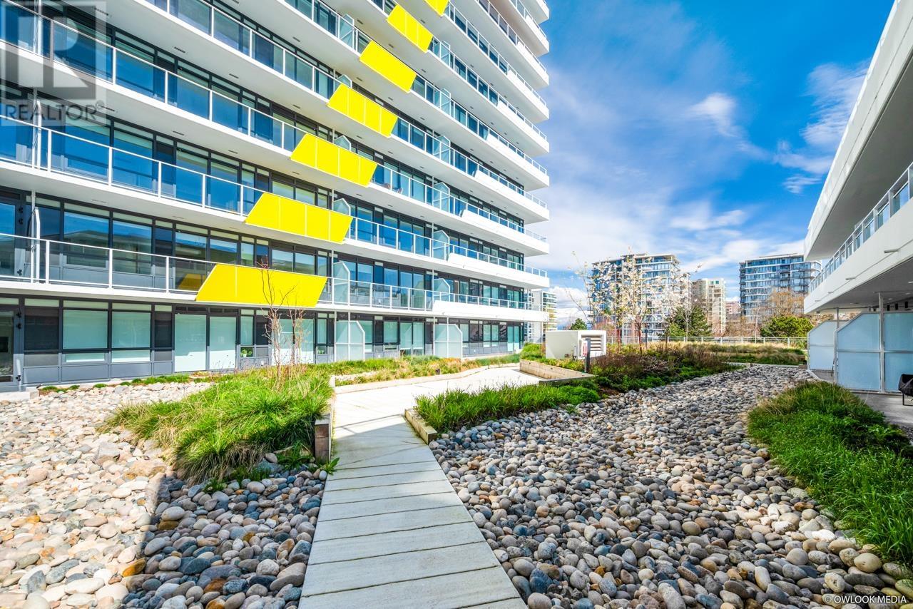 802 5766 GILBERT ROAD|Richmond, British Columbia V6X1B7