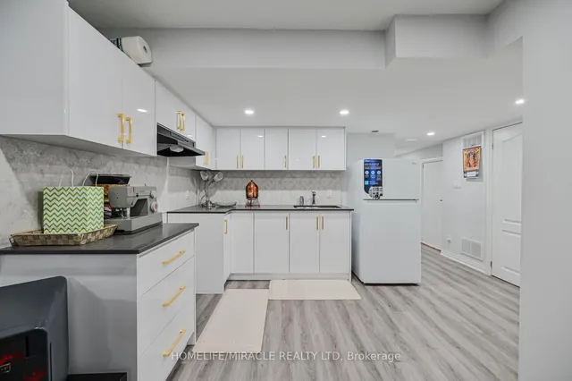 Additional image 22 of 49 Lesabre Cres