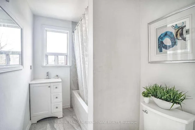 Additional image 5 of 634 Hyacinthe Blvd