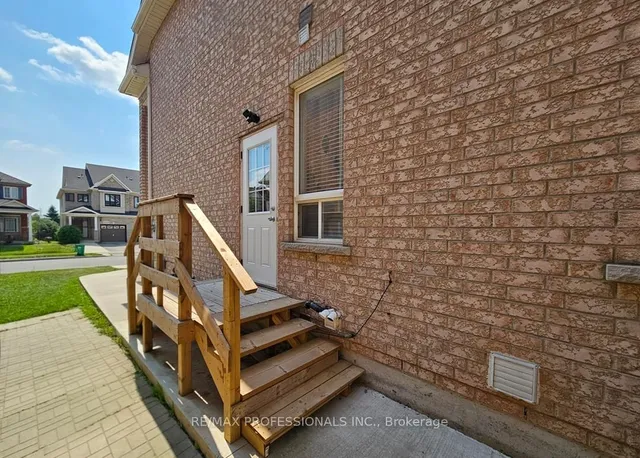 Additional image 35 of 89 Calm Waters Cres