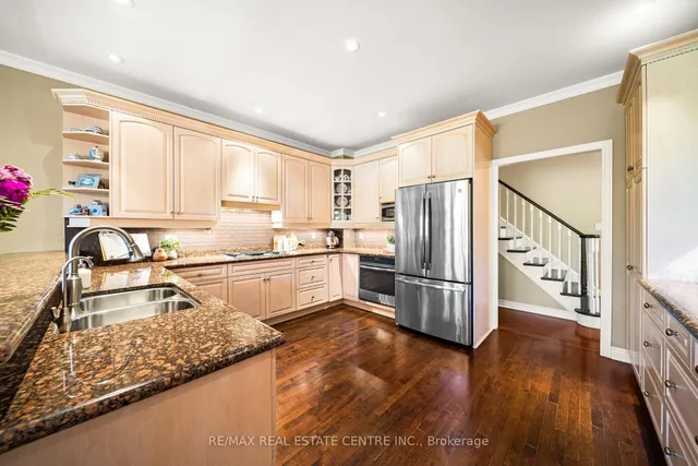 Additional image 22 of 4165 Stonebridge Cres