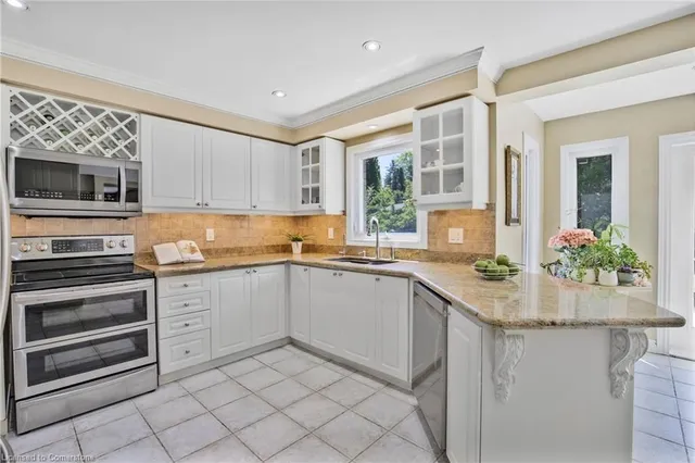 Additional image 16 of 3 Coleman Crt