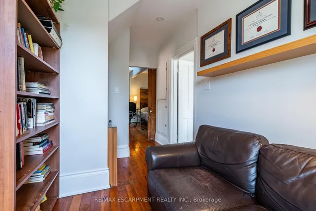 Additional image 15 of 35 Mountain Ave