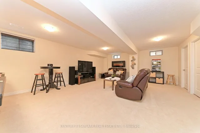 Additional image 34 of 72 Winslow Way