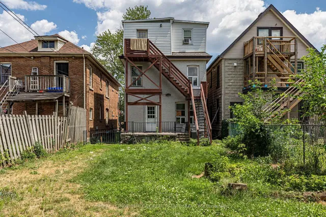 Additional image 36 of 22 Myrtle Ave