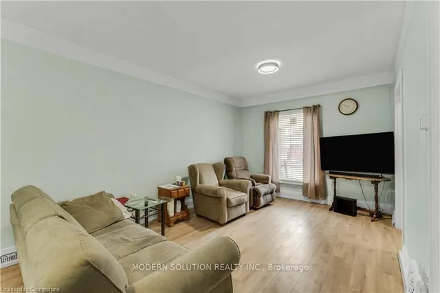 Additional image 28 of 204 Sherman Ave