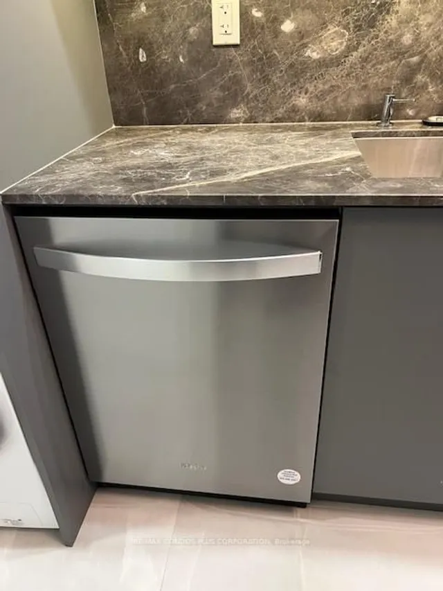 Additional image 22 of 1001 Bay St Unit 2705