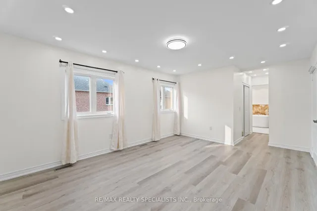 Additional image 22 of 16 Banks Dr