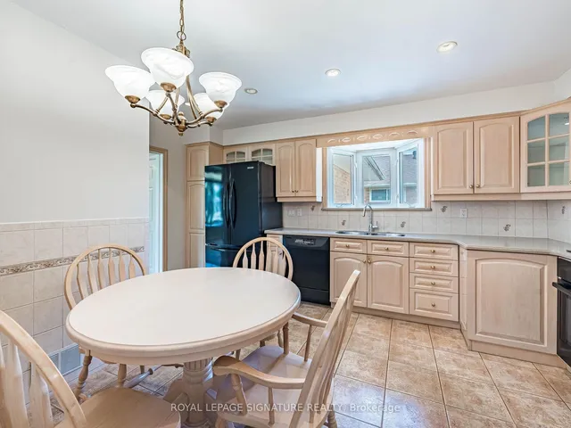 Additional image 9 of 125 Decarie Circ