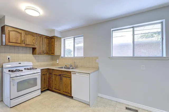 Additional image 11 of 28 Burgby Ave