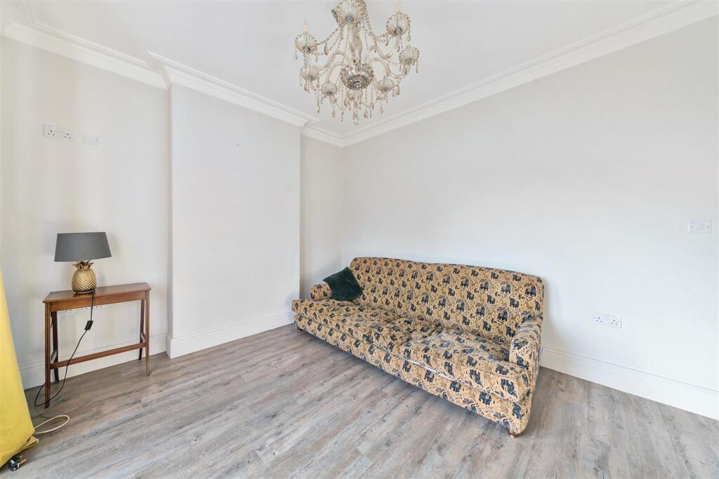 Additional image 12 of Hendford Grove, Yeovil
