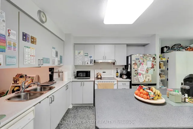 Additional image 11 of 26 Moss Blvd Unit 34
