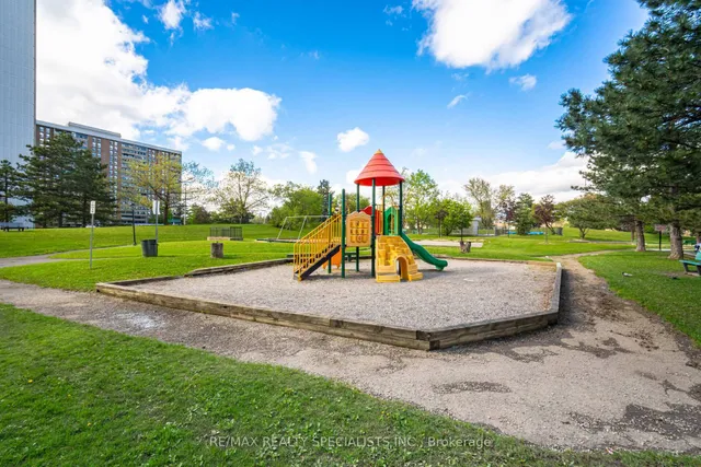 Additional image 23 of 21 KNIGHTSBRIDGE Rd Unit 1507