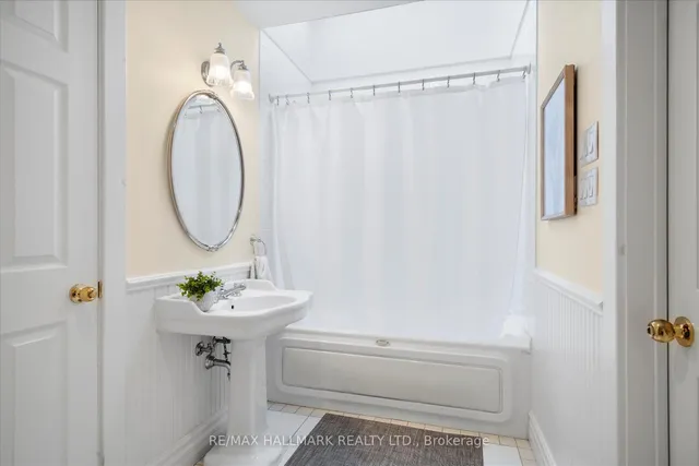 Additional image 24 of 34 Munro Park Ave