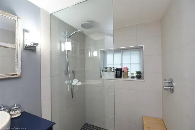 Additional image 41 of 662 Old Dundas Rd