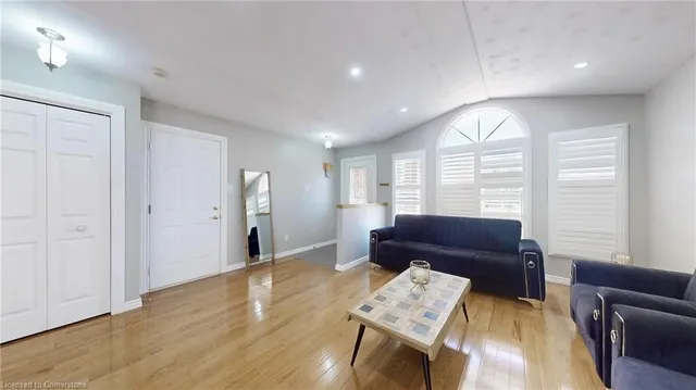 Additional image 8 of 183 Alderlea Ave