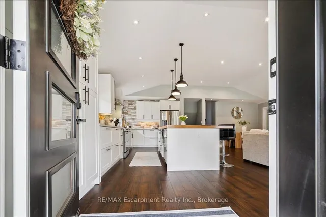 Additional image 5 of 755 Parker Cres