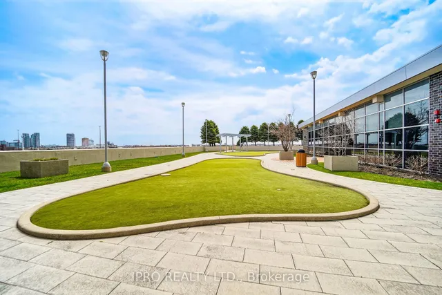 Additional image 46 of 135 Village Green Sq Unit PH21