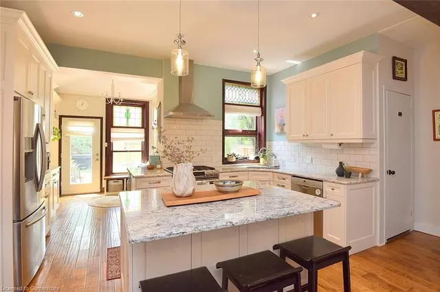 Additional image 23 of 293 Charlton Ave