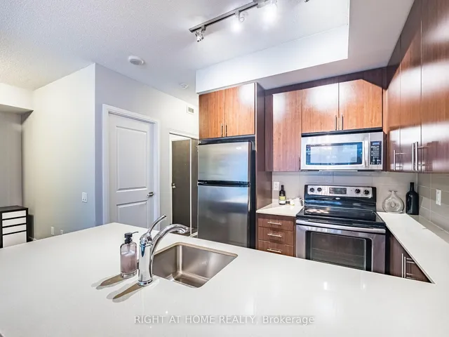 Additional image 8 of 560 Front St Unit 221