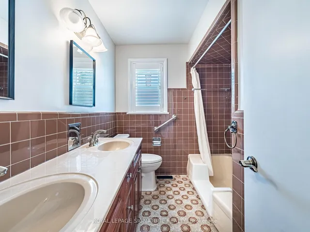 Additional image 16 of 125 Decarie Circ