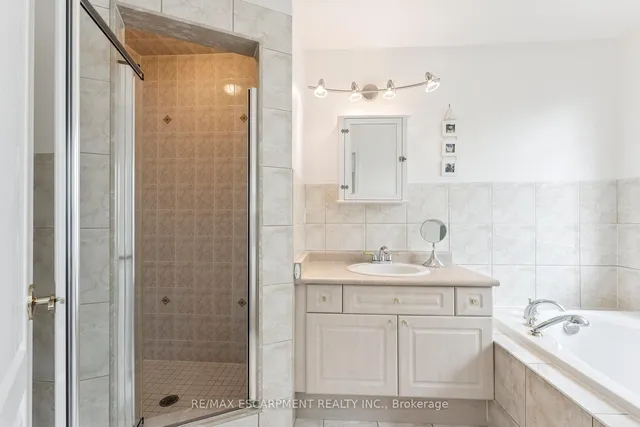 Additional image 22 of 1650 Allan Cres